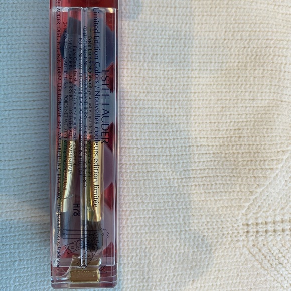 Estée Lauder makeup and brush set - Picture 3 of 4